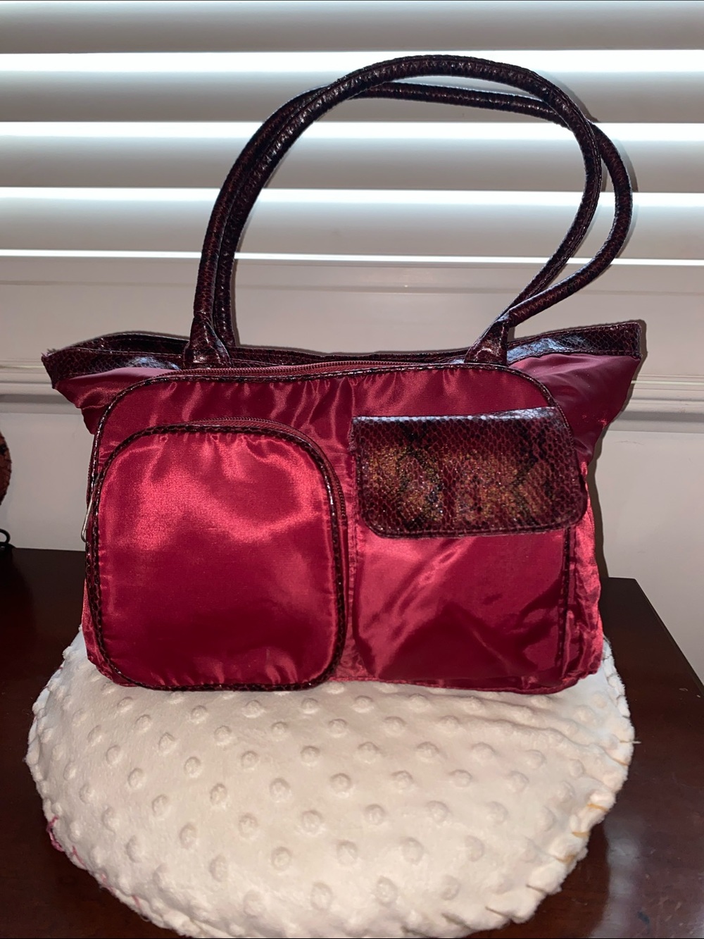 Vintage Elegant Red Women's Tote Bag